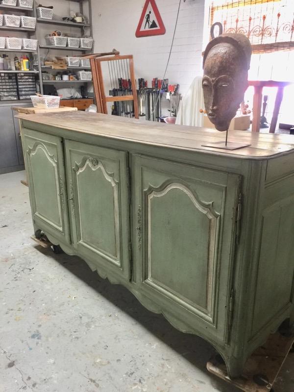 French dresser