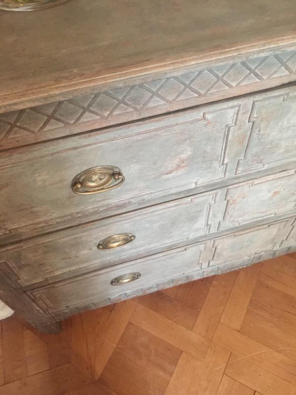 Painted chest of drawers