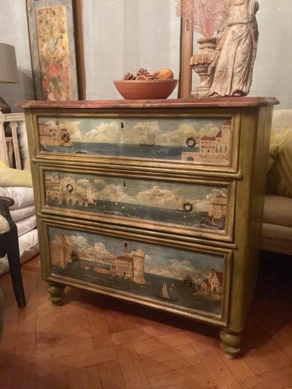  Painted chest of drawers Italy
