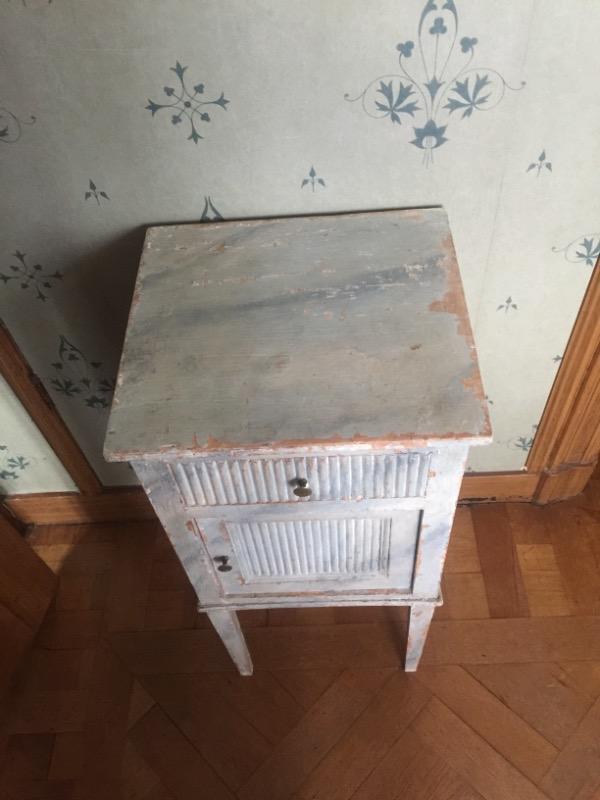 Swedish little cabinet 