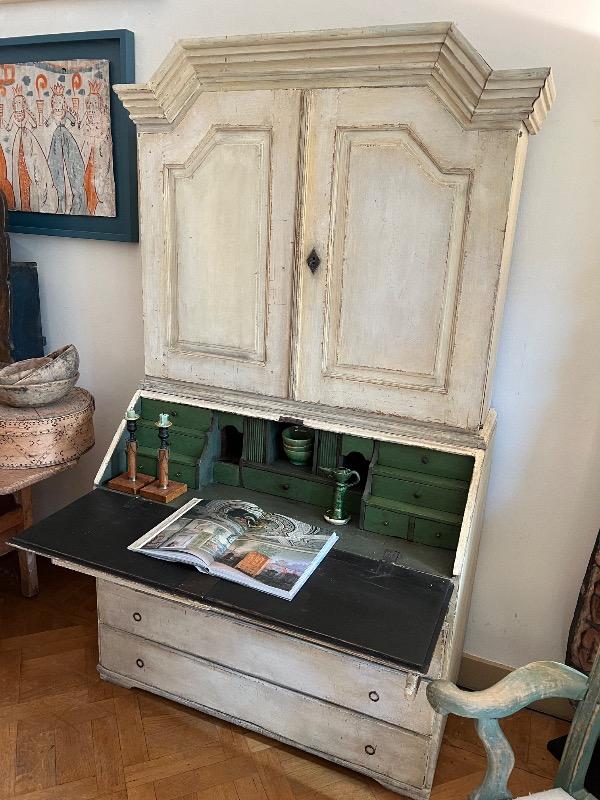 Swedish secretaire